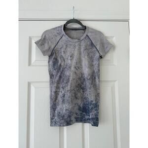 Lululemon Swiftly Tech T-shirt size 6 blue tie dye